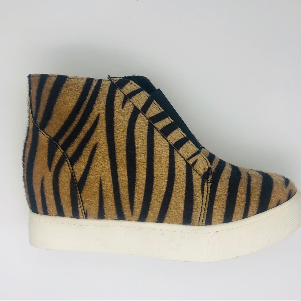 Wedge sneakers